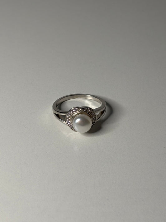 Sterling Silver Pearl with CZ Stones Ring