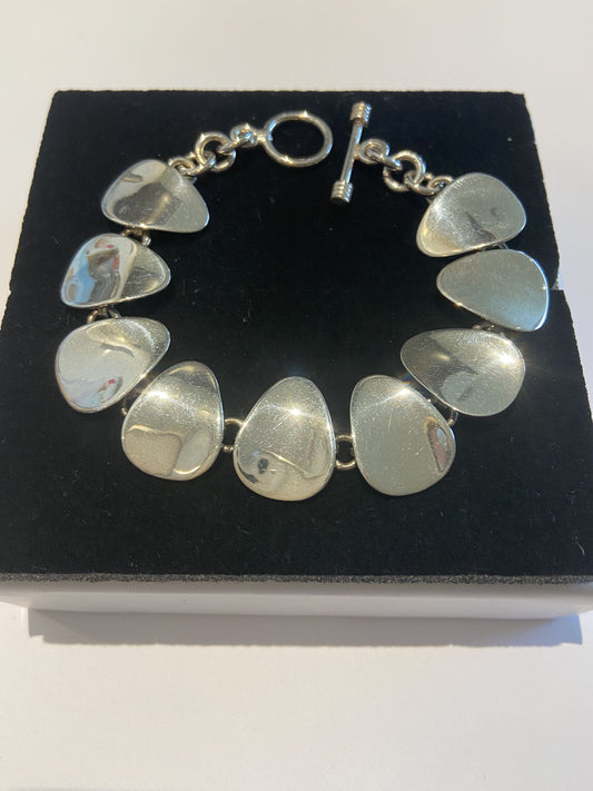Silver Bracelet with Smooth Triangle Pieces