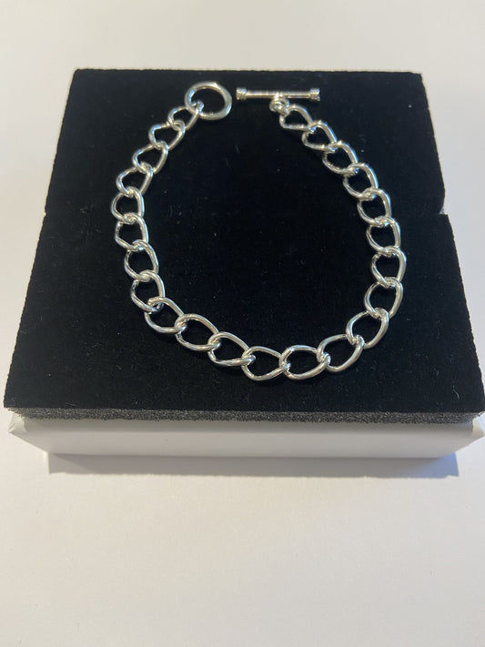 Silver Bracelet with traditional curb links